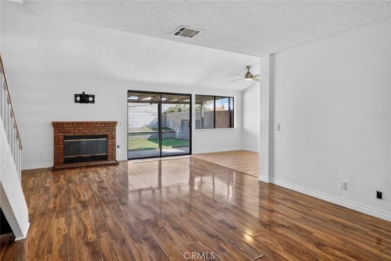 1239 Glenview Lane