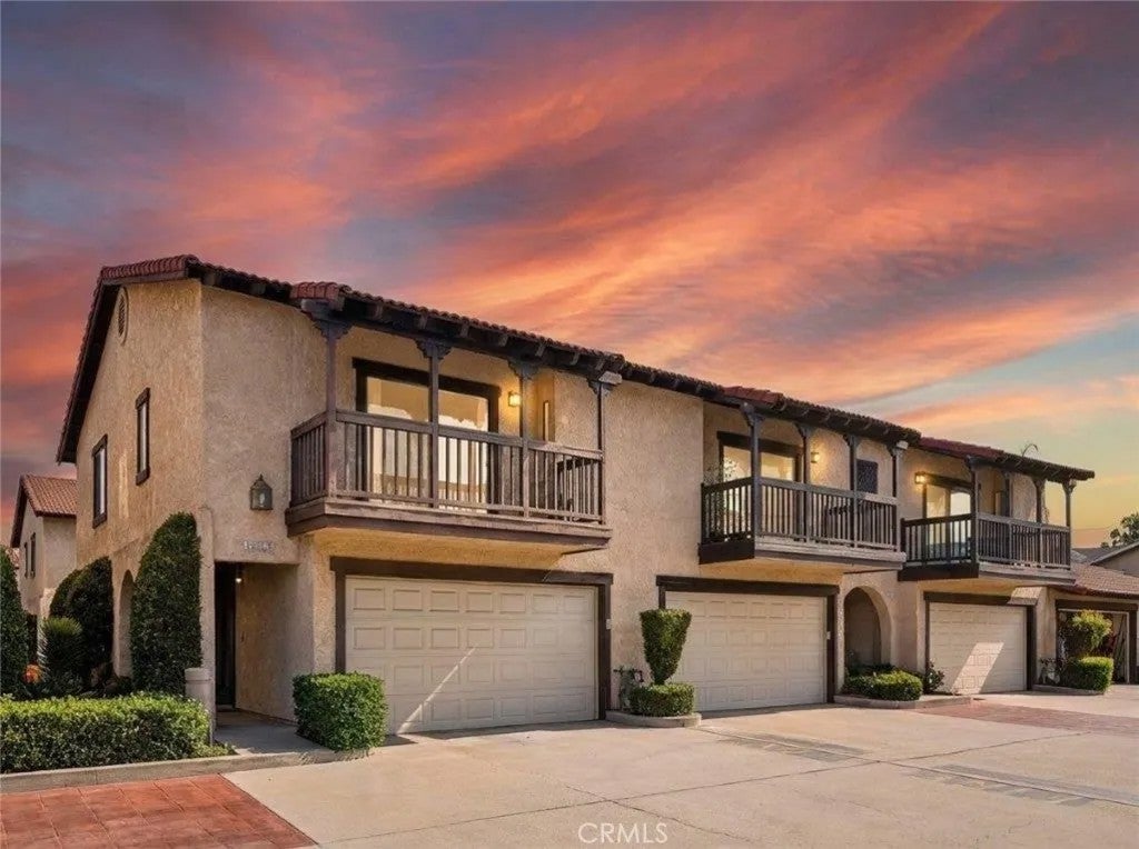 Photo of 1239 Glenview Lane, Glendora, CA 91740 (MLS # CV26178717)