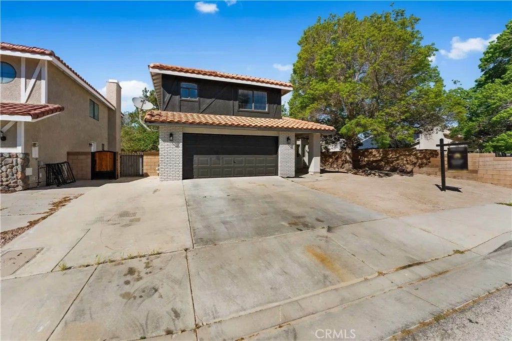 Photo of 2529 W Avenue K9, Lancaster, CA 93536 (MLS # SR26065964)