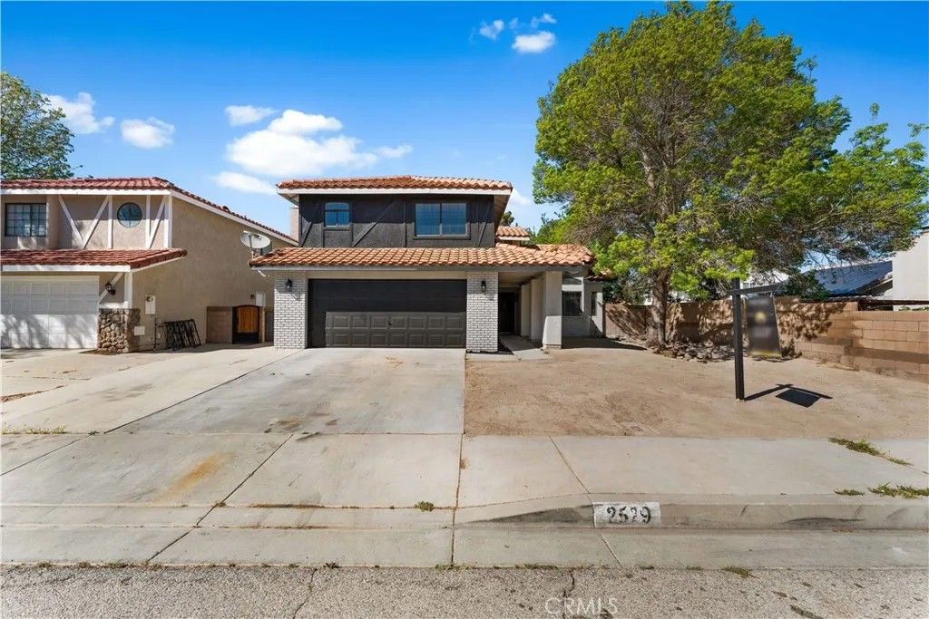 Photo of 2529 W Avenue K9, Lancaster, CA 93536 (MLS # SR26065964)