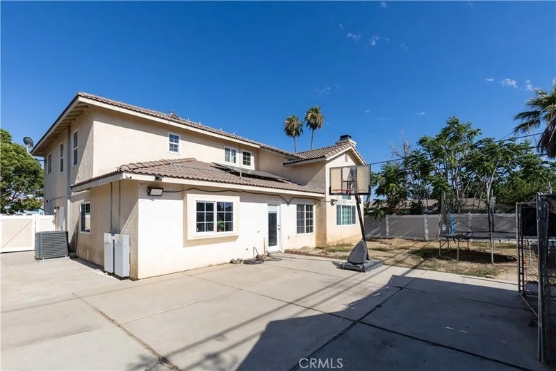 724 N San Carlo