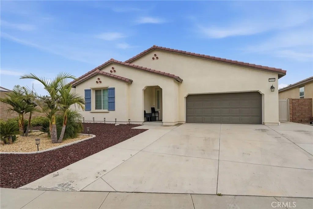 Photo of 29100 Oak Grove, Lake Elsinore, CA 92530 (MLS # OC26097570)