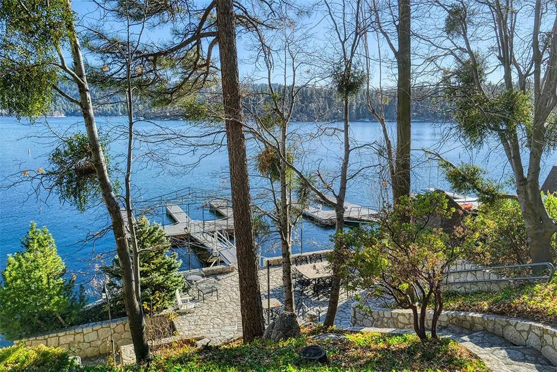 28061 North Shore Road