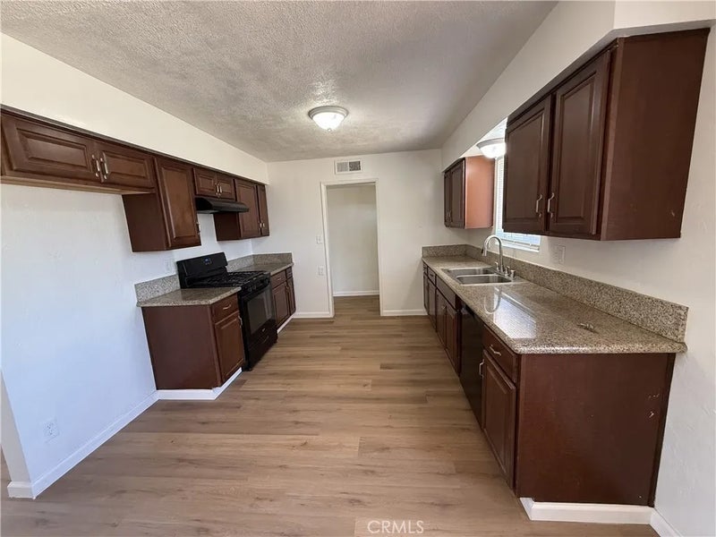 2081 E Stockham