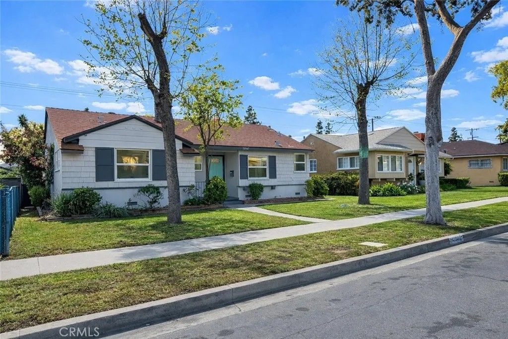 Photo of 10947 Atkinson Ave, Inglewood, CA 90303 (MLS # MB26084601)