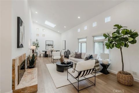 Tiny photo for 2207 Golden Cir, Newport Beach, CA 92660 (MLS # OC25245257)