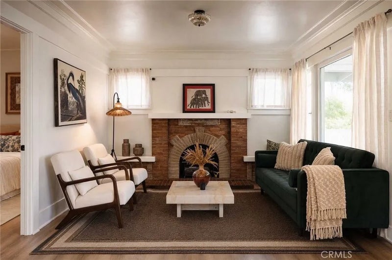 5215 S Van Ness