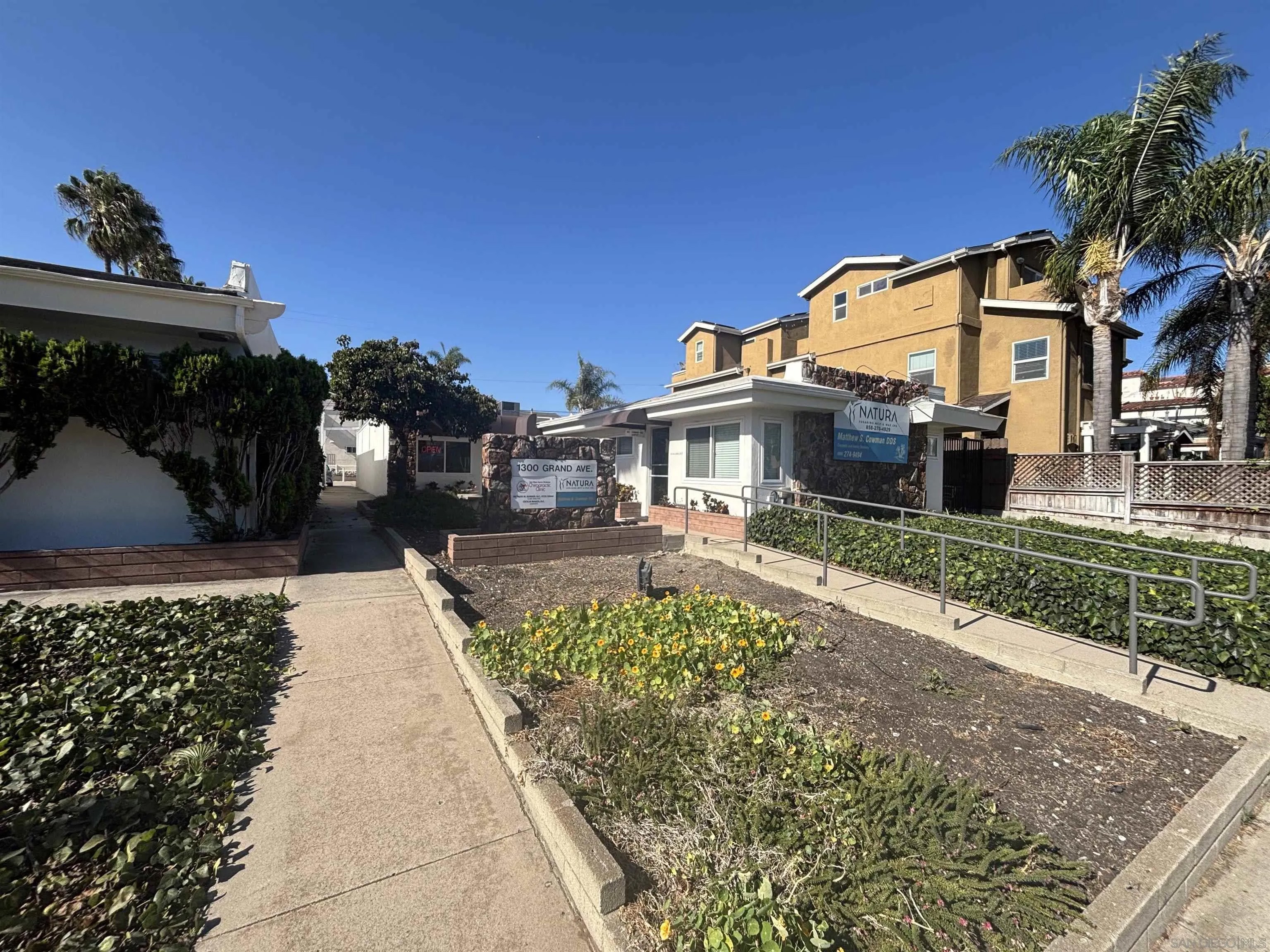 1300 Grand Avenue 38, 39