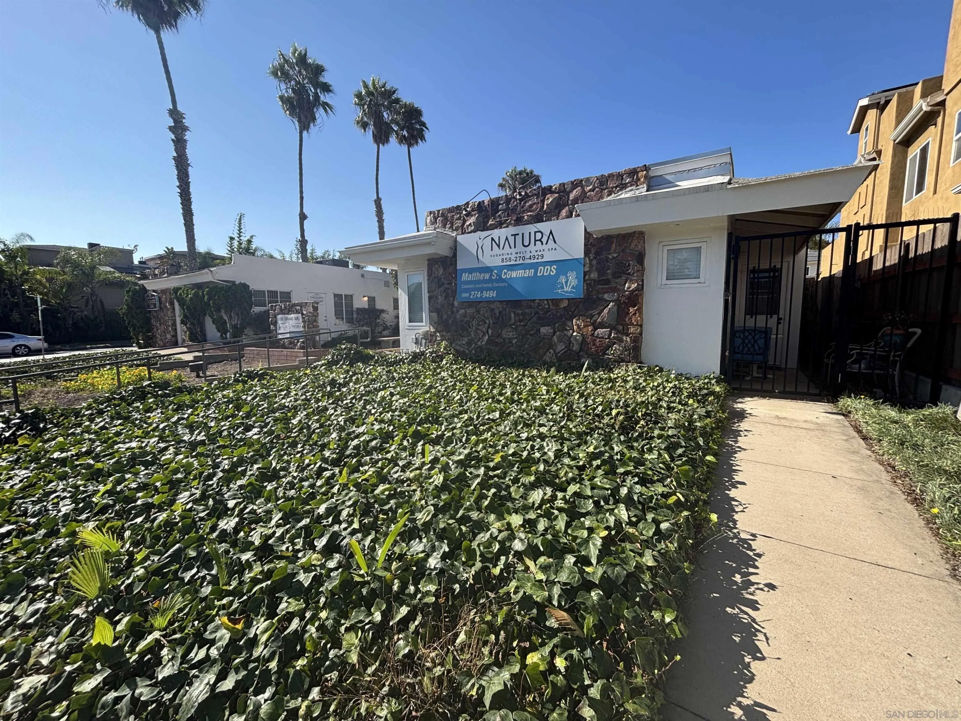 1300 Grand Avenue 38, 39