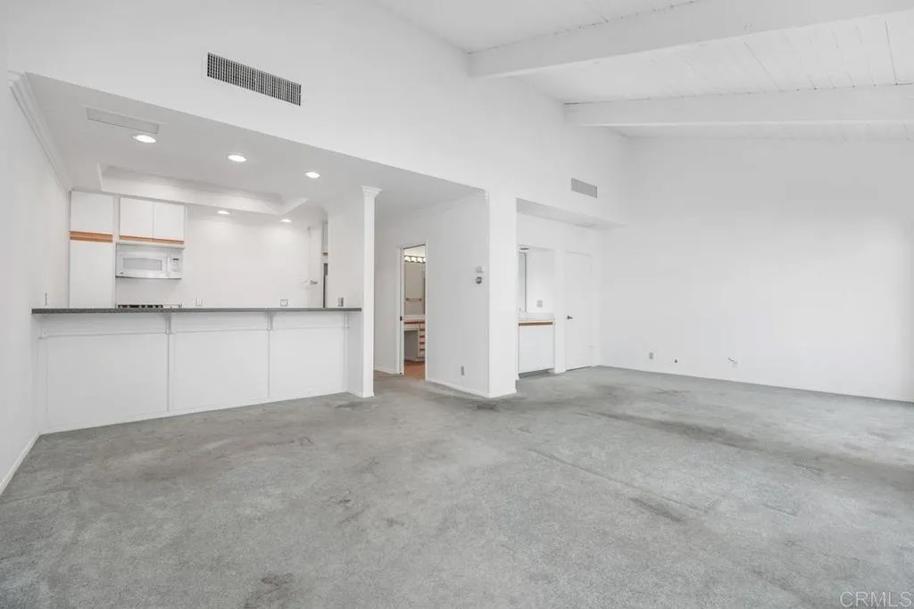 2270 La Costa Avenue 13