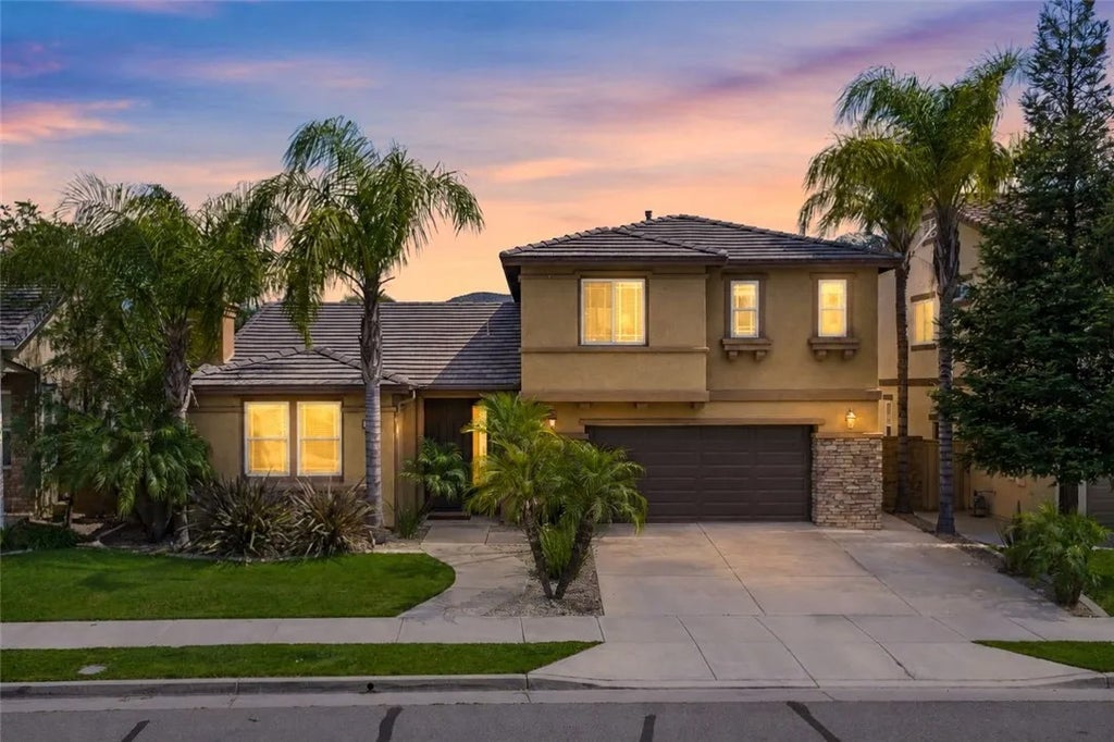 Photo of 34261 Canyon Rim DR, Lake Elsinore, CA 92532 (MLS # SW26109482)