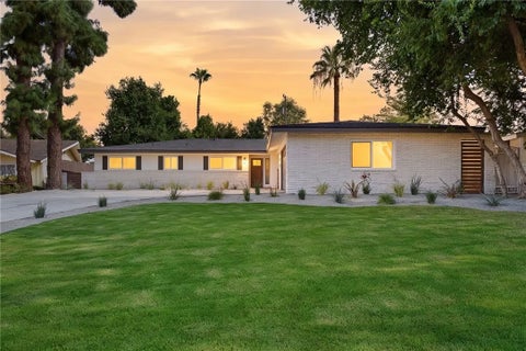 Photo of 958 Fairway DR, Bakersfield, CA 93309 (MLS # OC26184352)