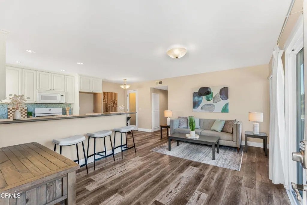 3051 E Harbor
