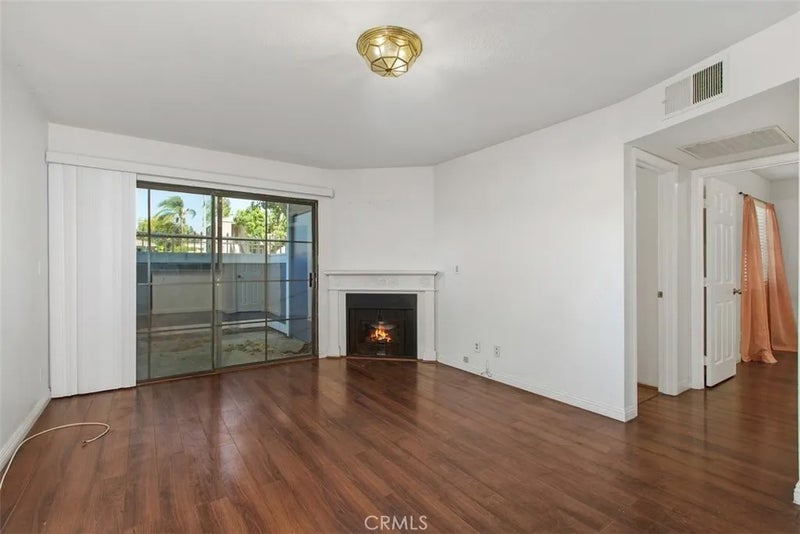 5165 Walnut 1