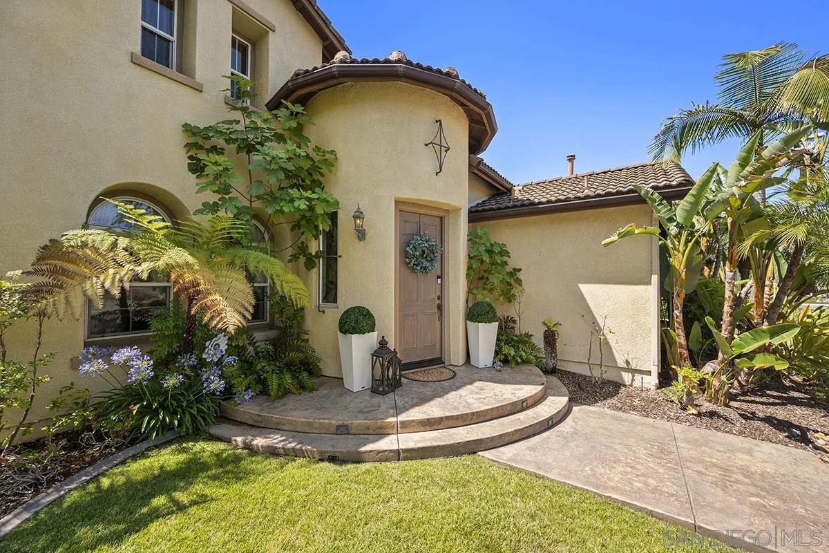 2340 Douglaston Glen