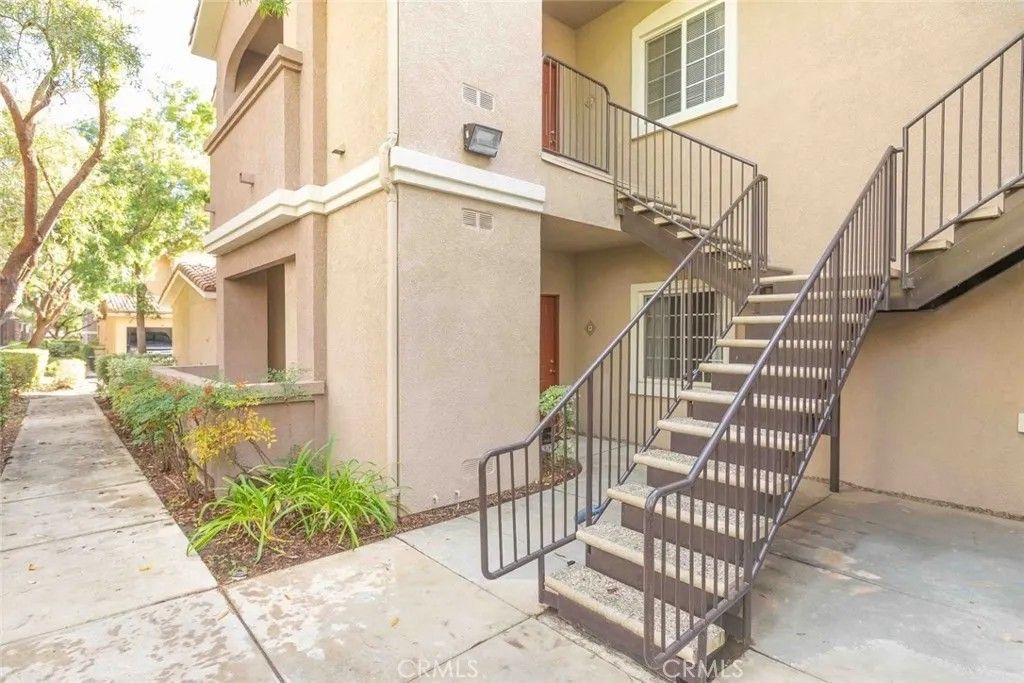 Photo of 41410 Juniper St #412, Murrieta, CA 92562 (MLS # IG25268440)