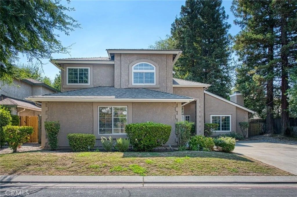 Photo of 10668 N Lighthouse Dr, Fresno, CA 93730 (MLS # OC25239011)
