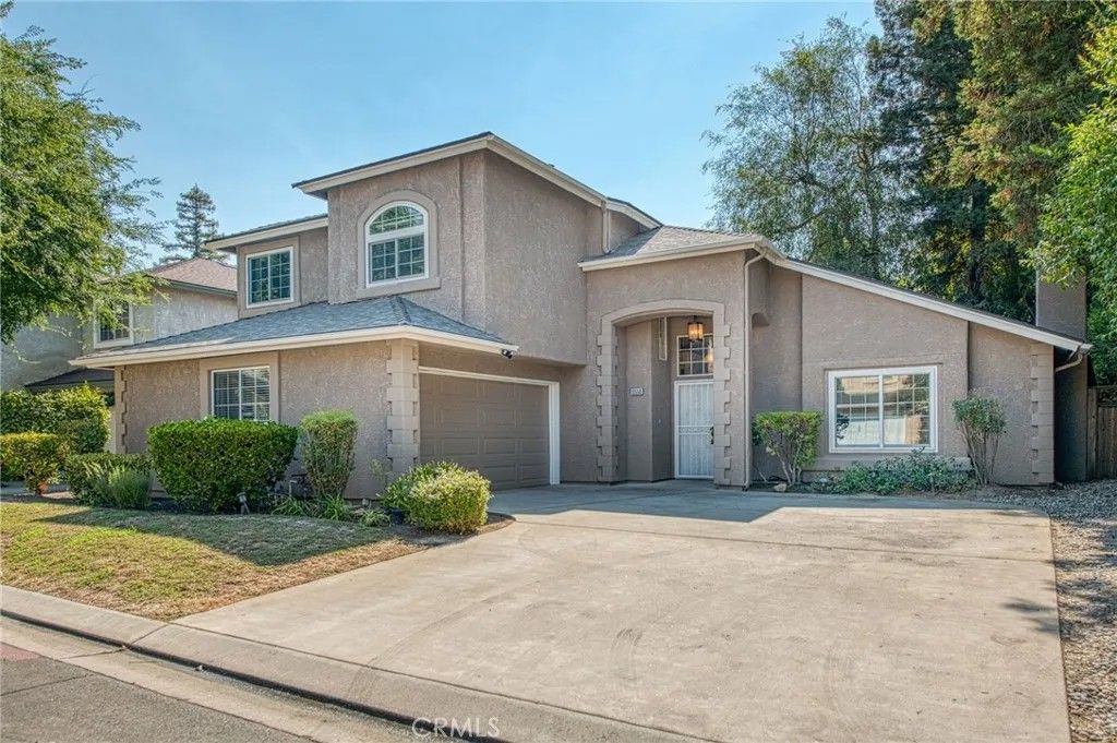Photo of 10668 N Lighthouse Dr, Fresno, CA 93730 (MLS # OC25239011)