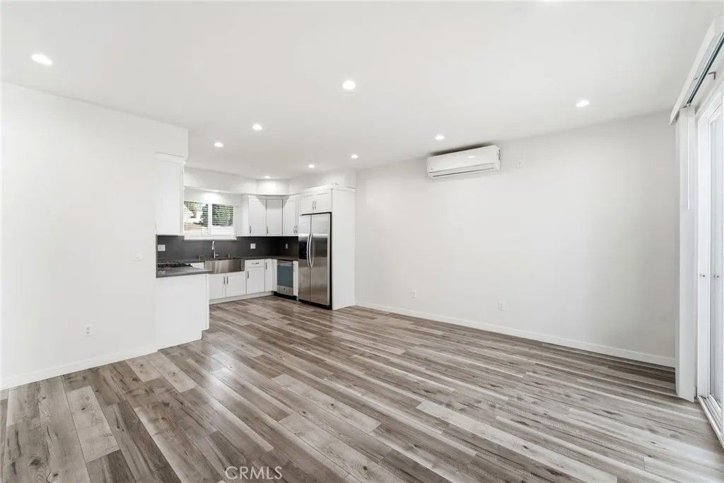 Photo of 15942 Valerio Street, Van Nuys, CA 91406 (MLS # SR26017529)