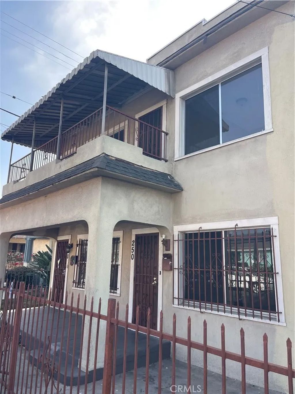 Photo of 250 W 49th Street, Los Angeles, CA 90037 (MLS # IN25252085)