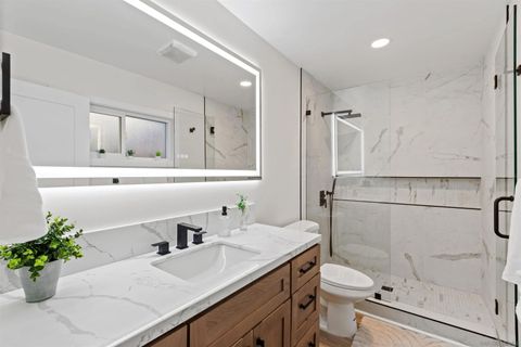 Tiny photo for 2307 Galveston St, San Diego, CA 92110 (MLS # 250043422)