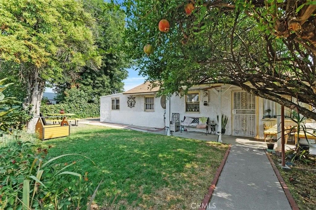 Photo of 1329 Pleasant View Avenue, Corona, CA 92882 (MLS # OC25196814)