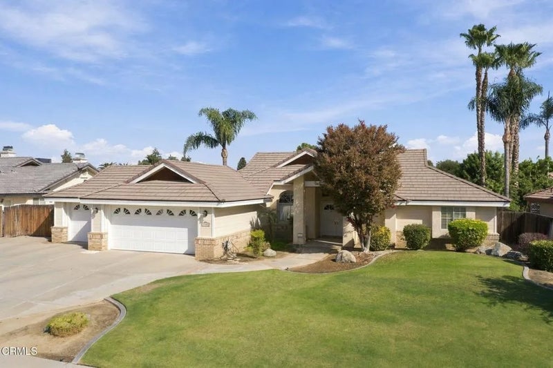 14608 Orchard Crest Avenue