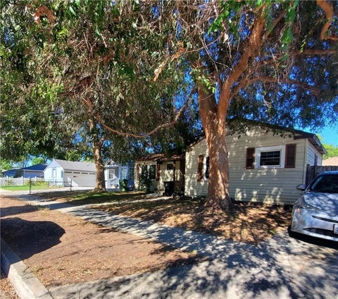 Photo of 6850 Hesperia AVE, Reseda, CA 91335 (MLS # SR26198006)