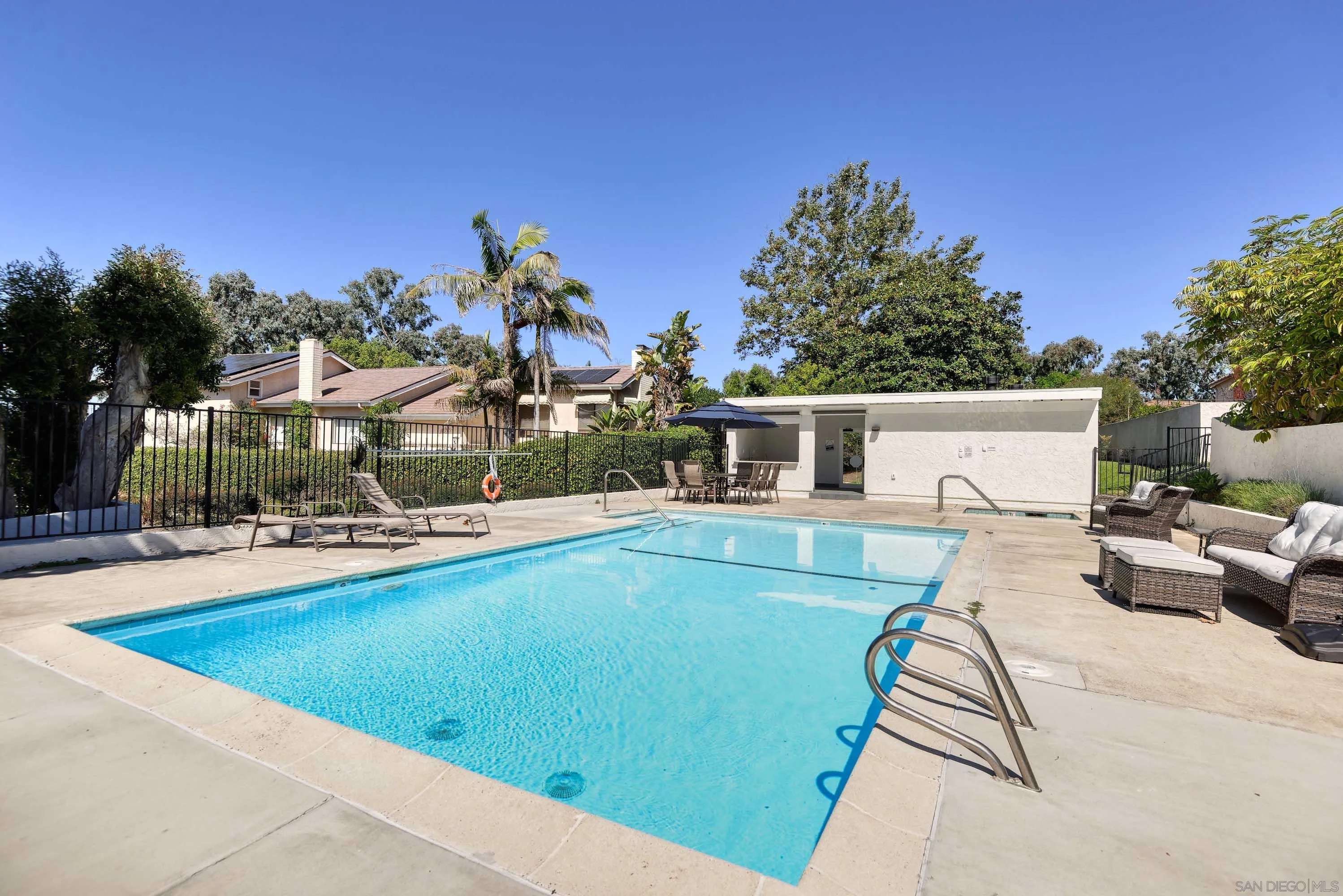 8358 Caminito Helecho