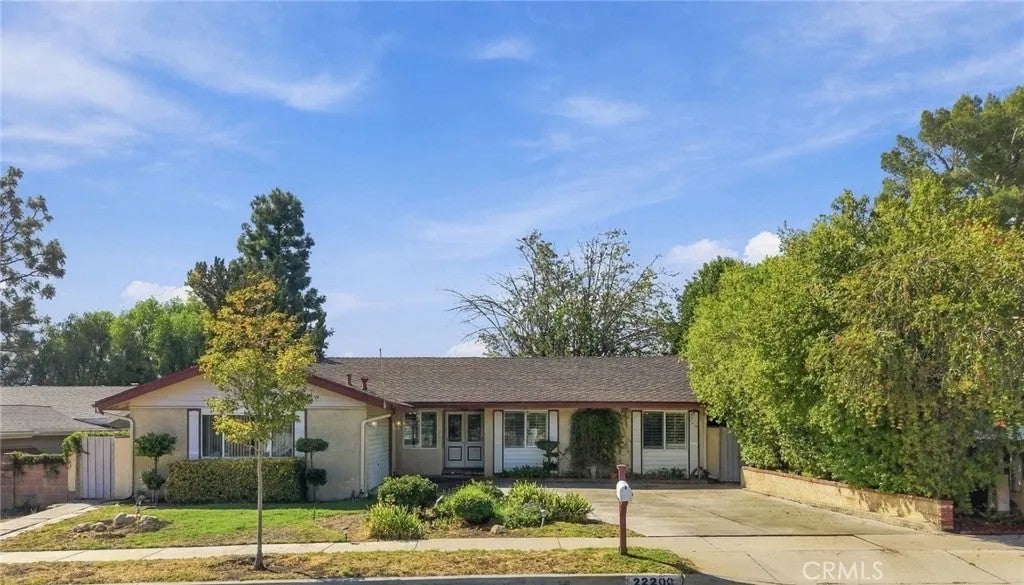 22200 Barbacoa Drive
