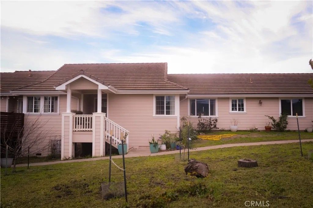 Photo of 182 E Chestnut St, Nipomo, CA 93444 (MLS # PI25282478)