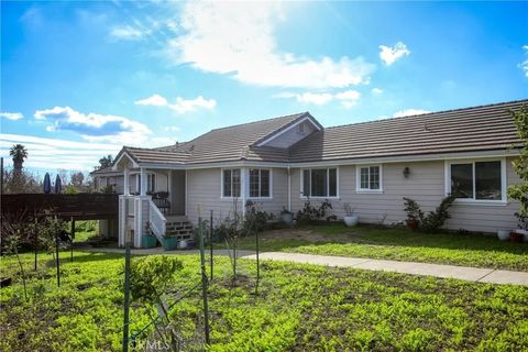 Photo of 182 E Chestnut St, Nipomo, CA 93444 (MLS # PI25282478)