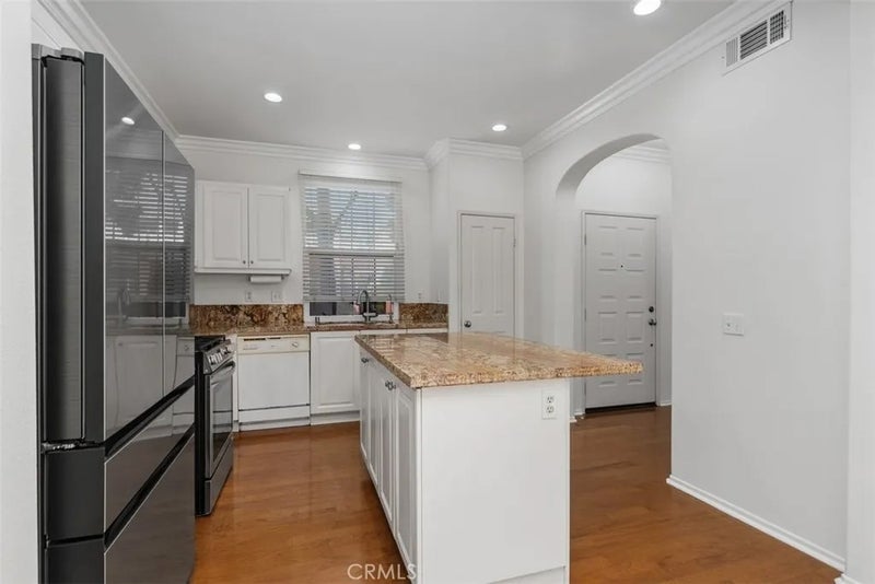 60 Avondale