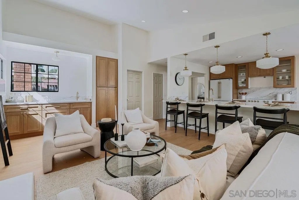 1451 Ventana Dr