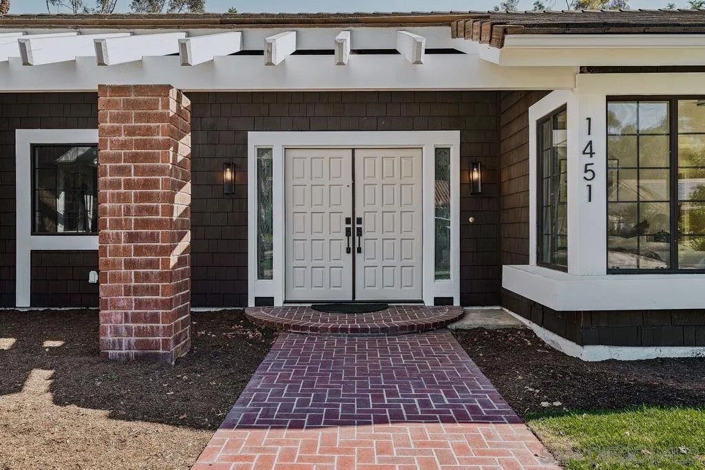 1451 Ventana Dr