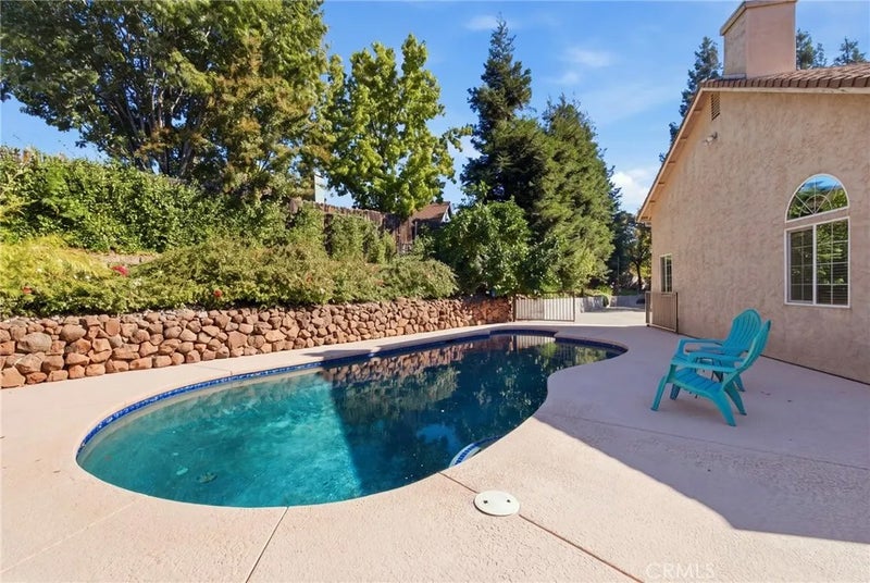 8 Shearwater Court