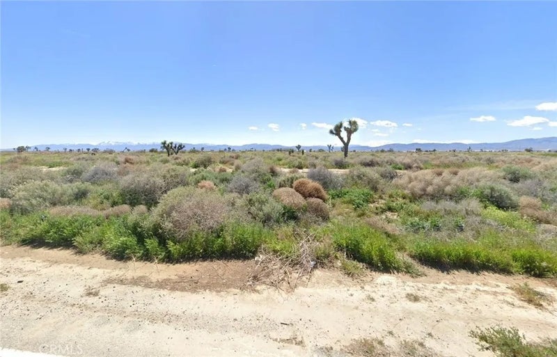 3300 E Avenue L