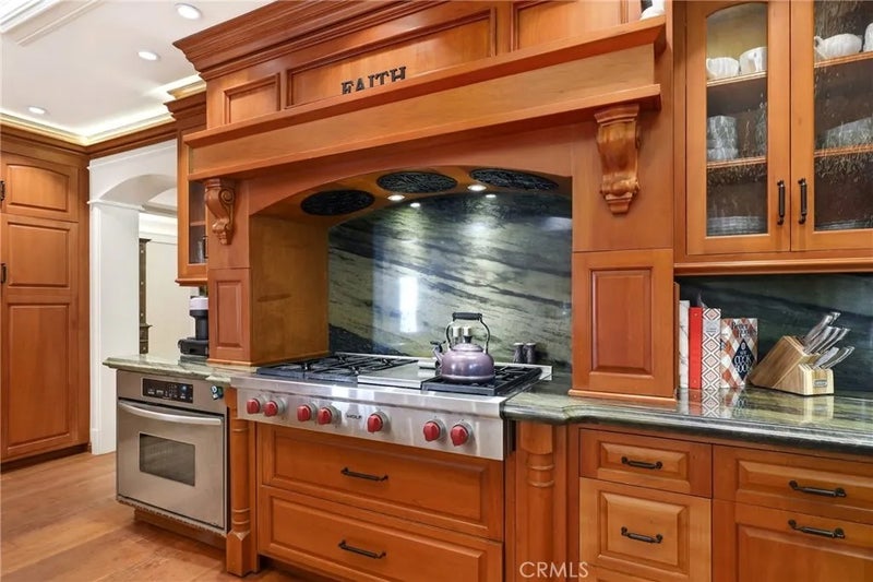 752 N Creekview