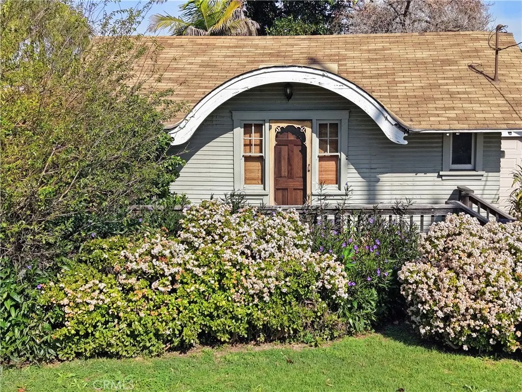 9211 Walnut