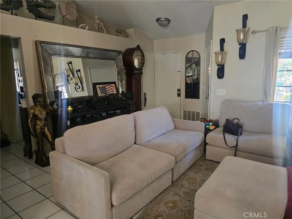 1529 Apple Creek