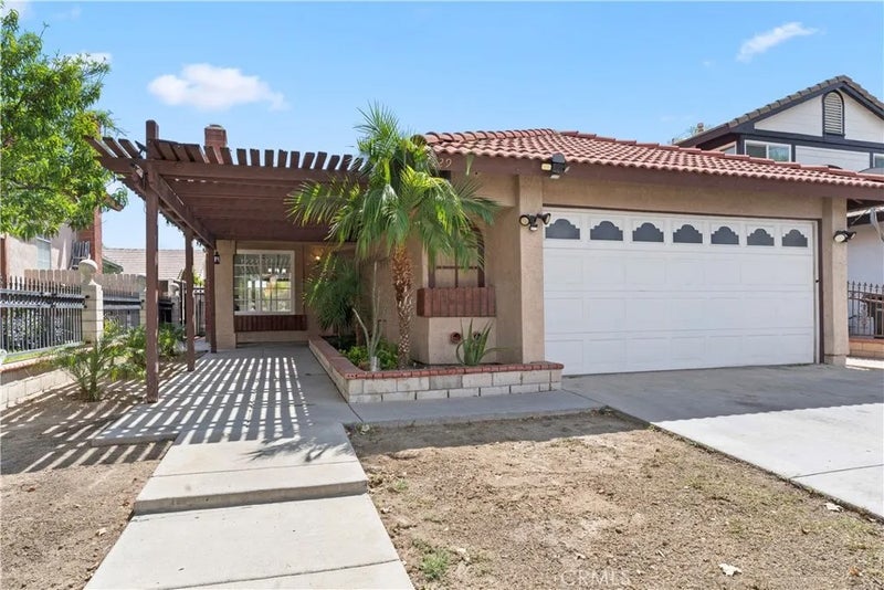 1529 Apple Creek