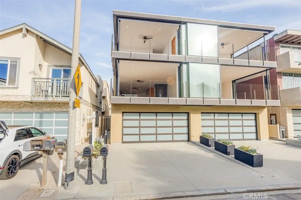 Photo of 3932 Ocean Drive, Oxnard, CA 93035 (MLS # PW25249044)