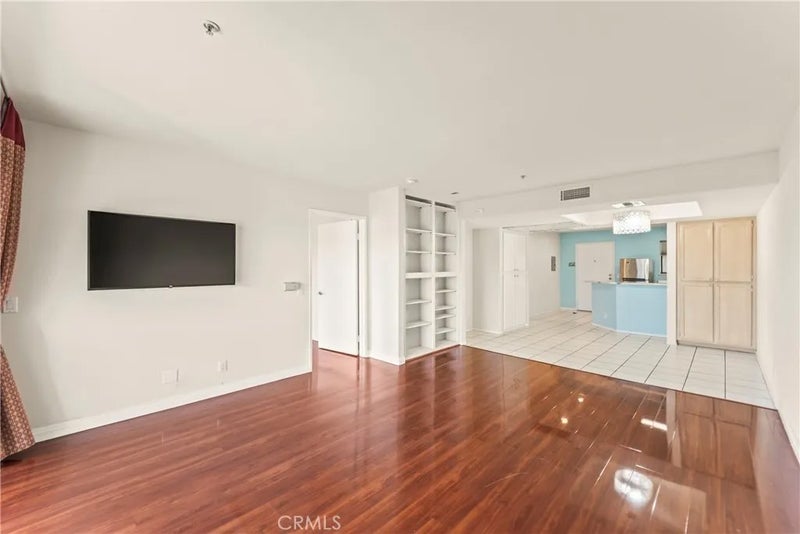 321 N Orange 308