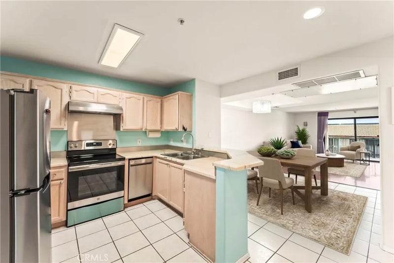 321 N Orange 308