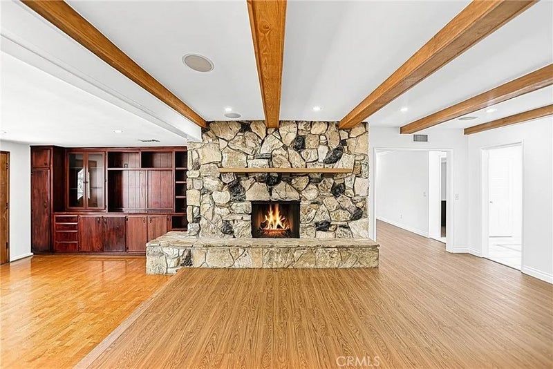 1200 W Rowan