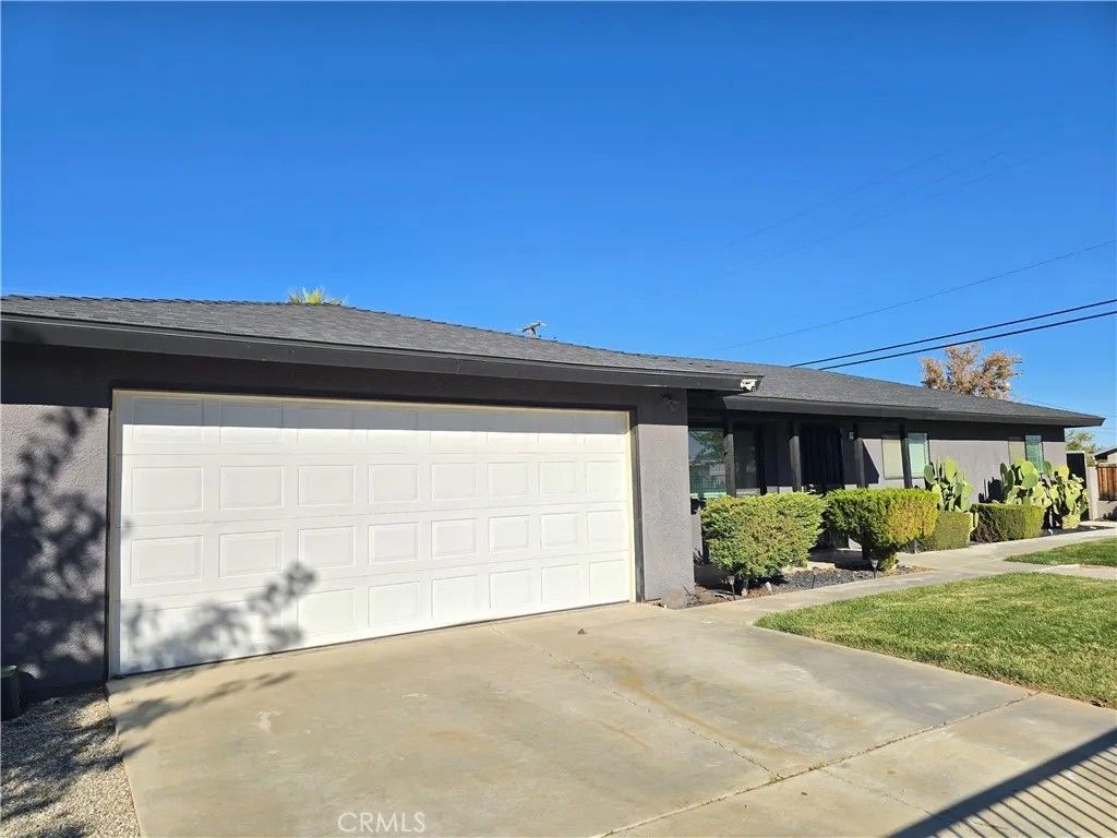 Photo of 8501 Catalpa Avenue, California City, CA 93505 (MLS # SR25270836)