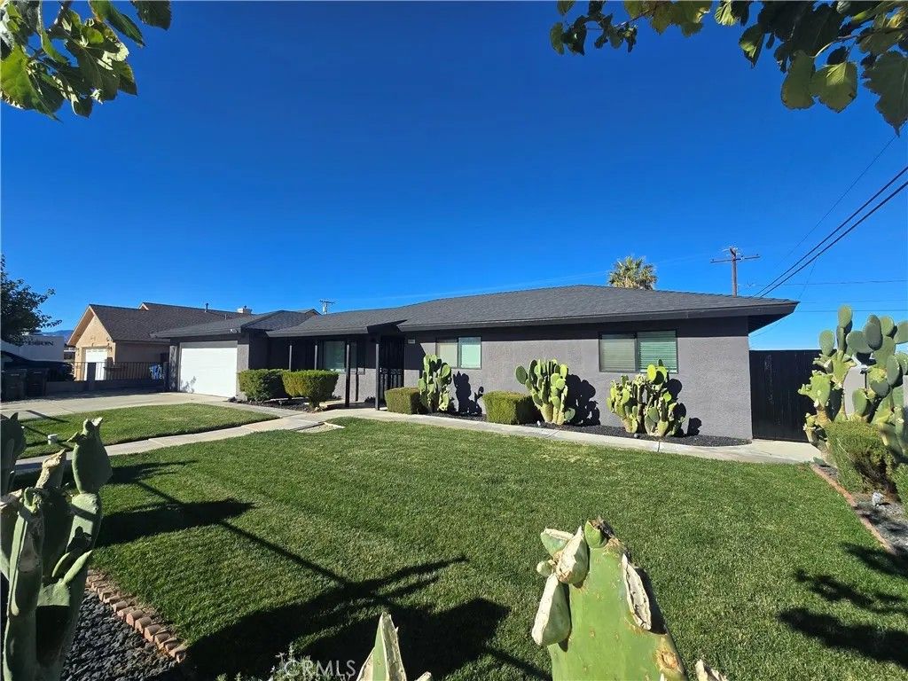 Photo of 8501 Catalpa Avenue, California City, CA 93505 (MLS # SR25270836)