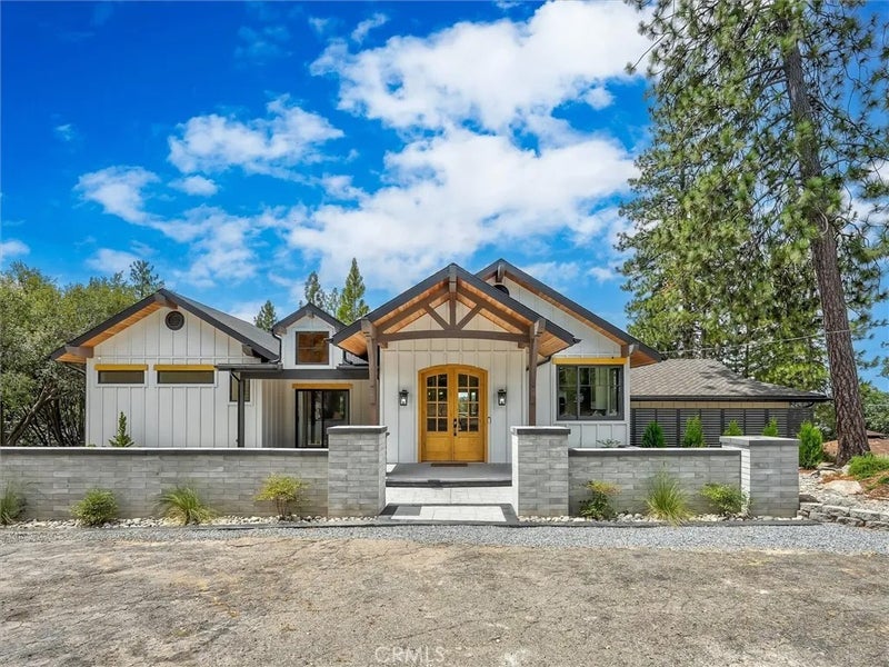 51291 Buckskin Lane