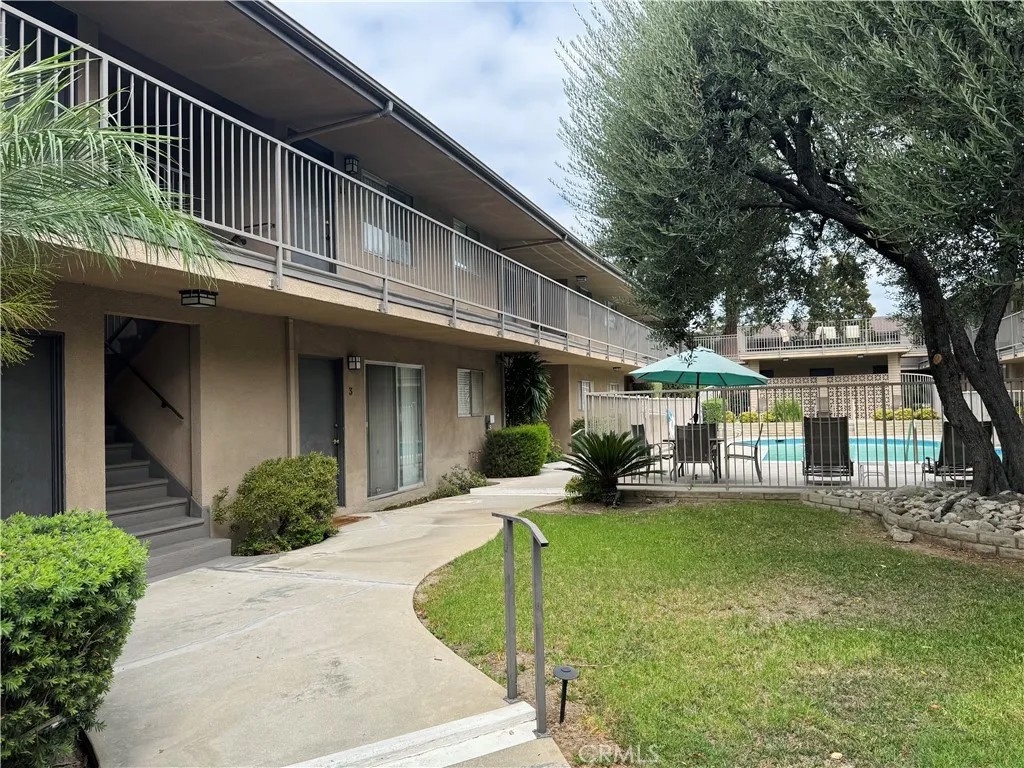 401 E Live Oak Street