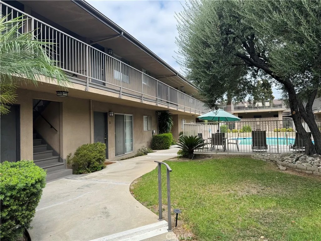 401 E Live Oak Street